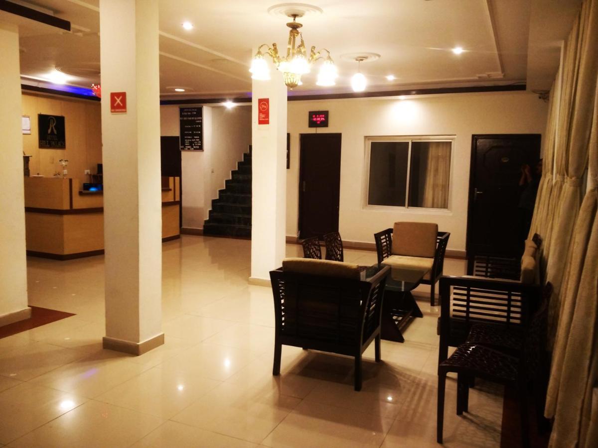 Hotel Hill Palace Каусани Экстерьер фото